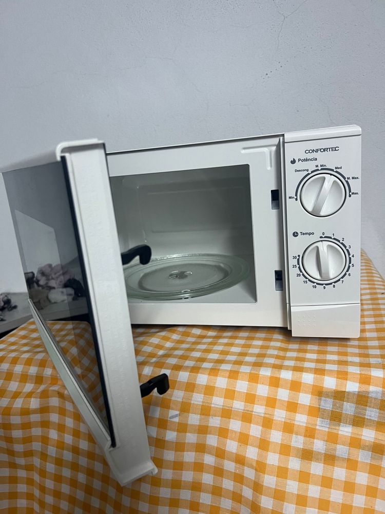 Micro-ondas Confortec MO720W