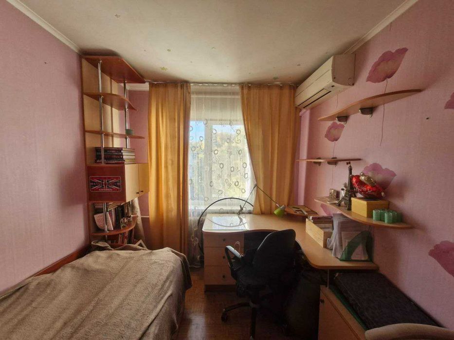 Сдам трёхкомнатная квартиру  на Черёмушках