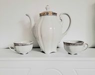 Porcelana Ćmielów zestaw dzbanek i dwie filiżanki  – PRL  (lata 50-te)