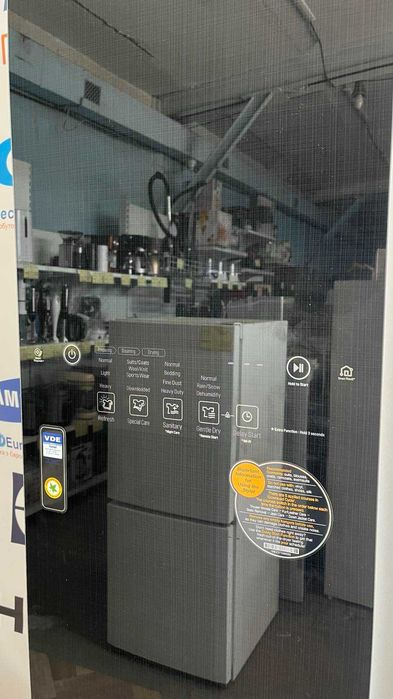 Парова шафа LG Styler Black — стильний догляд за вашим одягом