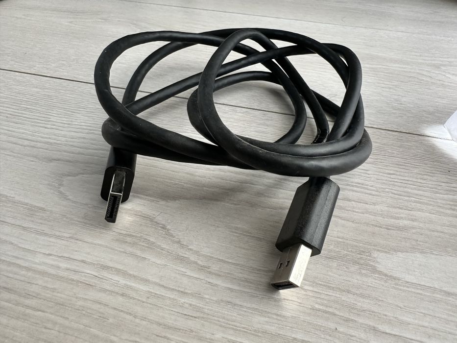 кабелі та адаптери (USB-C, HDMI, LAN, Micro-USB)