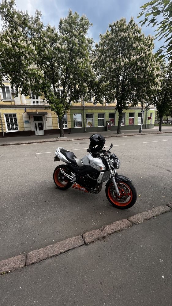 Suzuki gsr 600 стрит