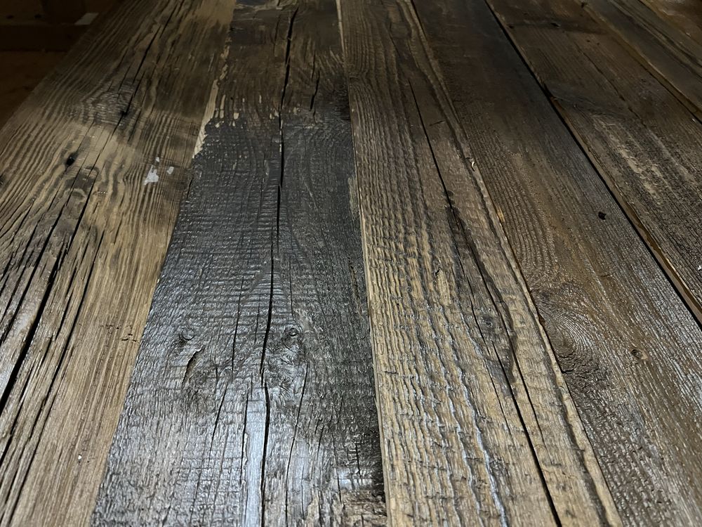 Ścianka z zaimpregnowanych starych desek 120x235