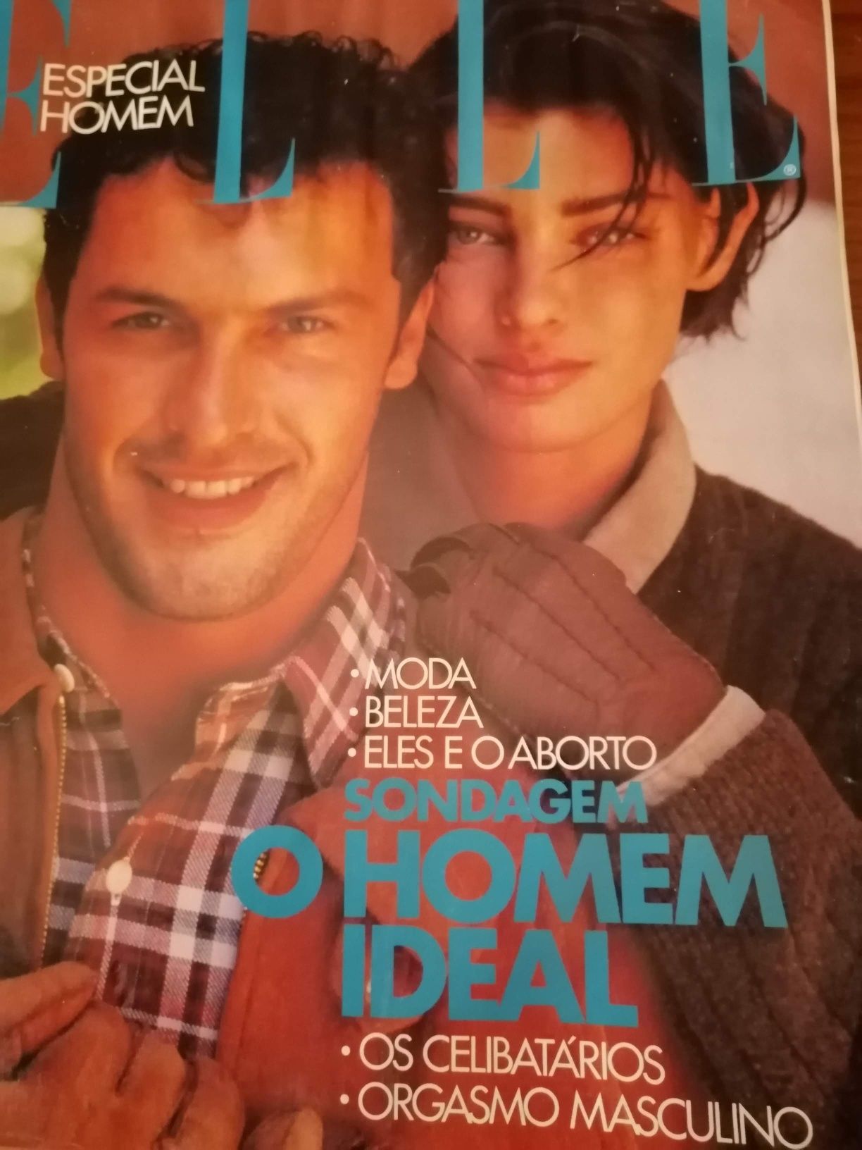 Muitas revistas.