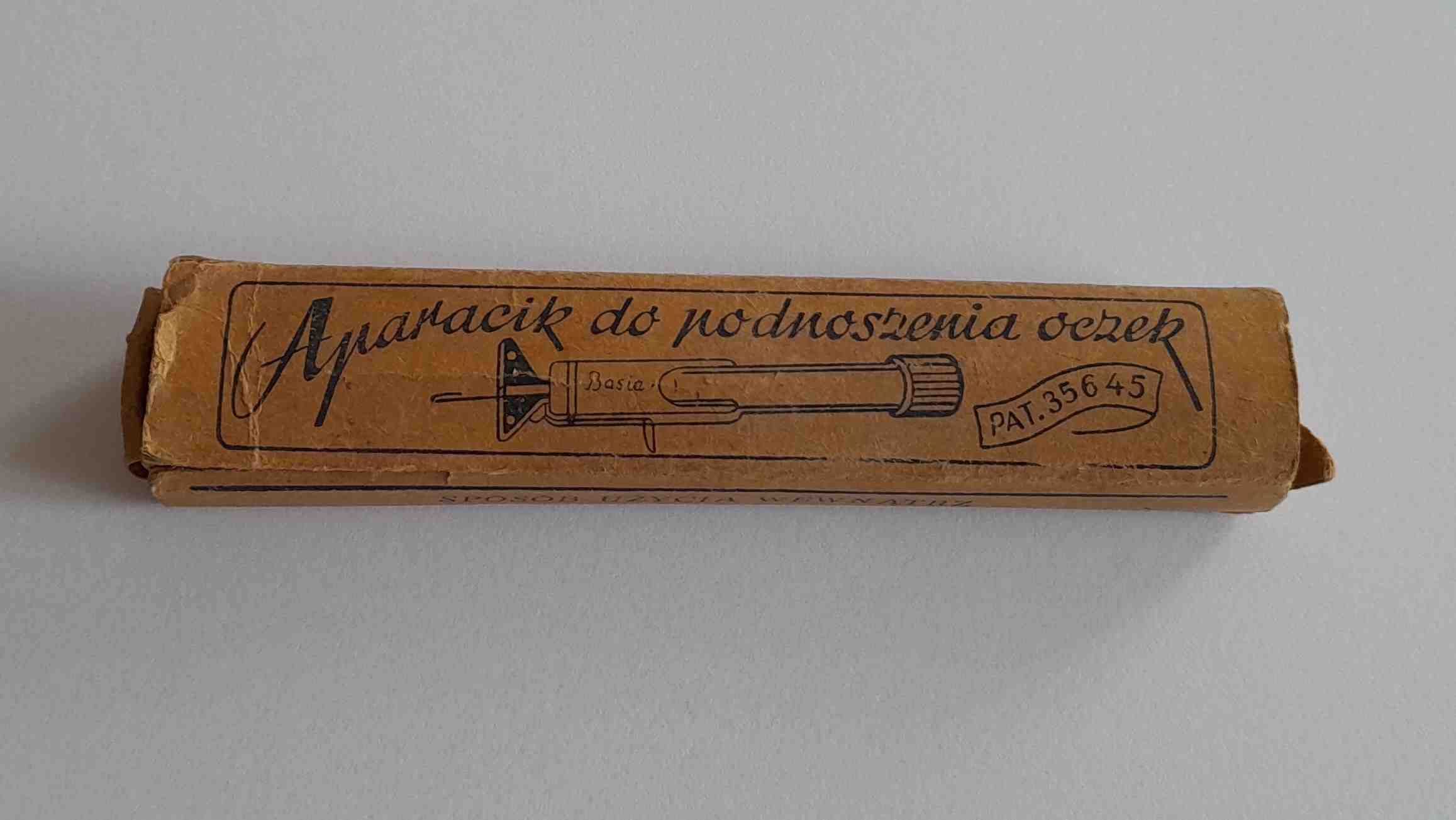 Aparacik do podnoszenia oczek w pończochach. PRL