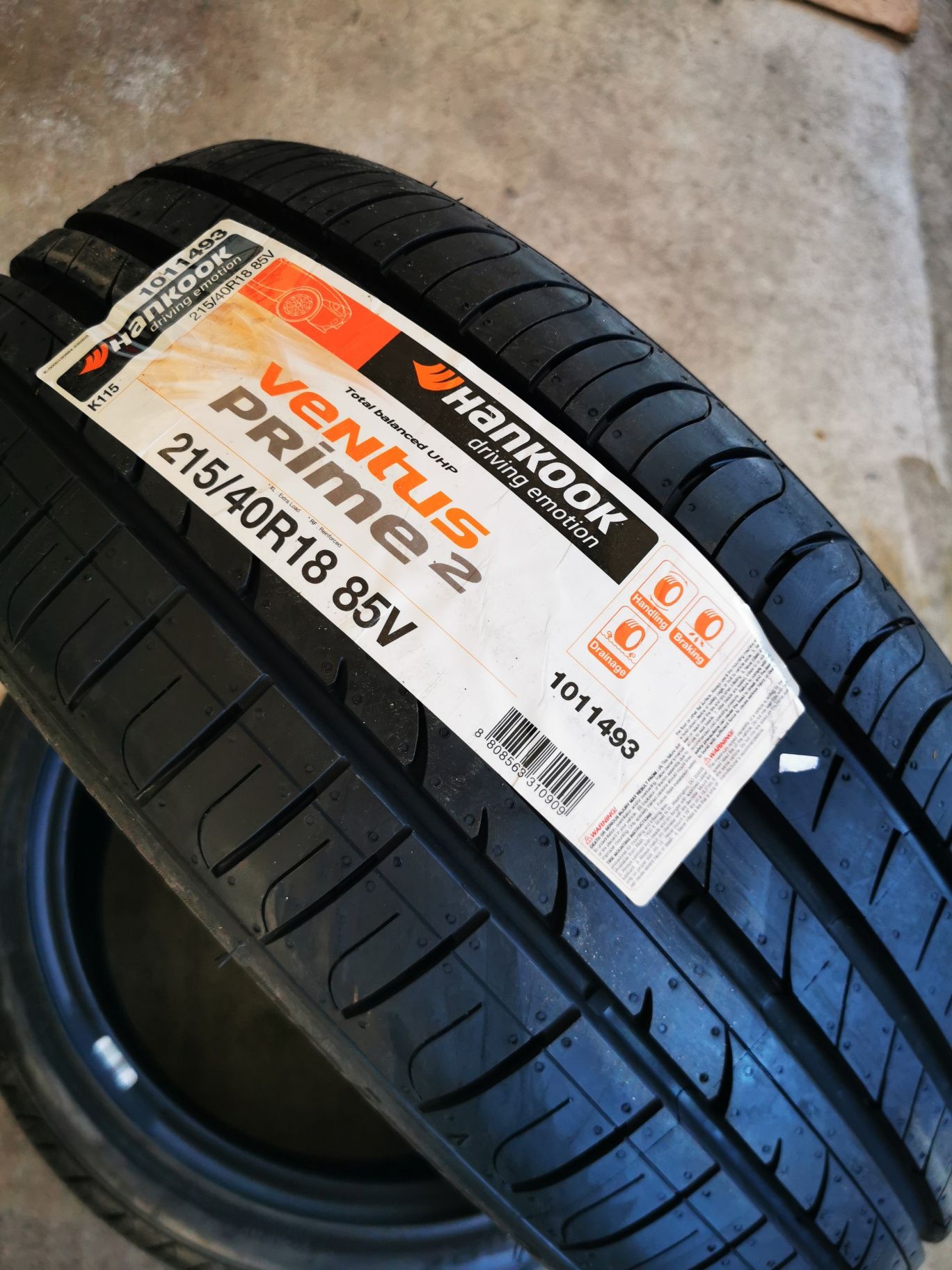 215 40R18 Hankook