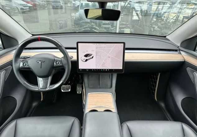 Tesla Model Y  2021