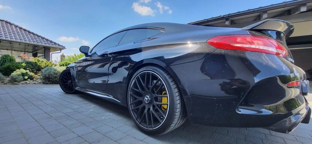 Mercedes-Benz Klasa C AMG c63s bez kompromisu dla kierowcy, 600koni wypuszczone na droge