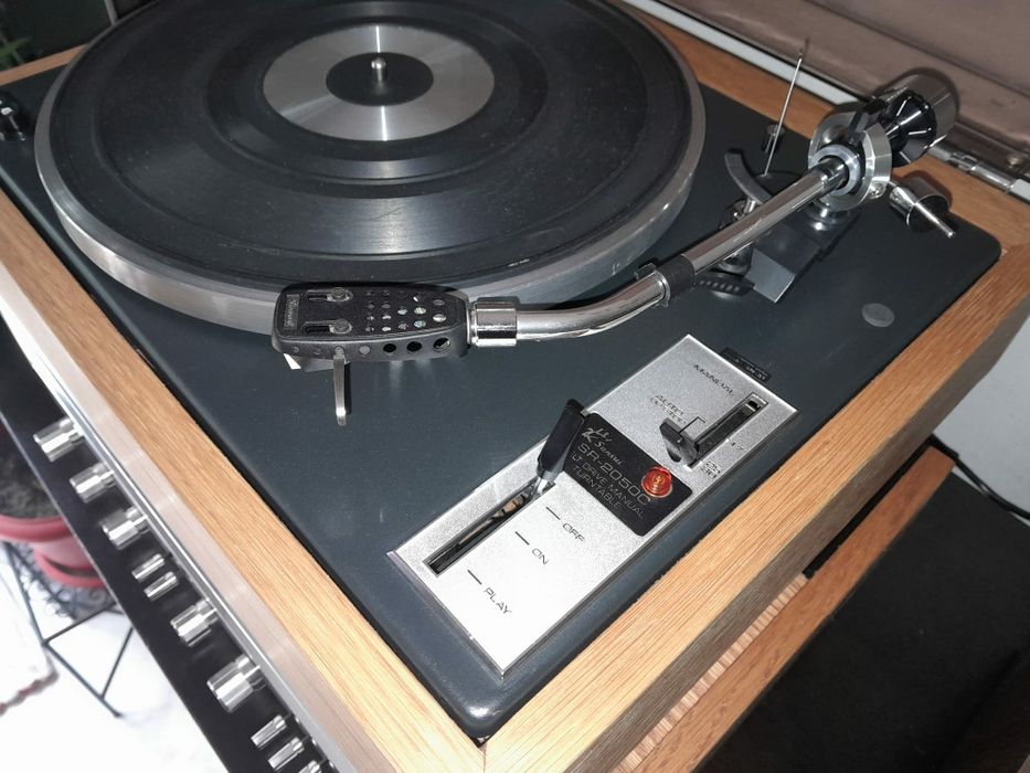Gira Discos Sansui SR-2050C