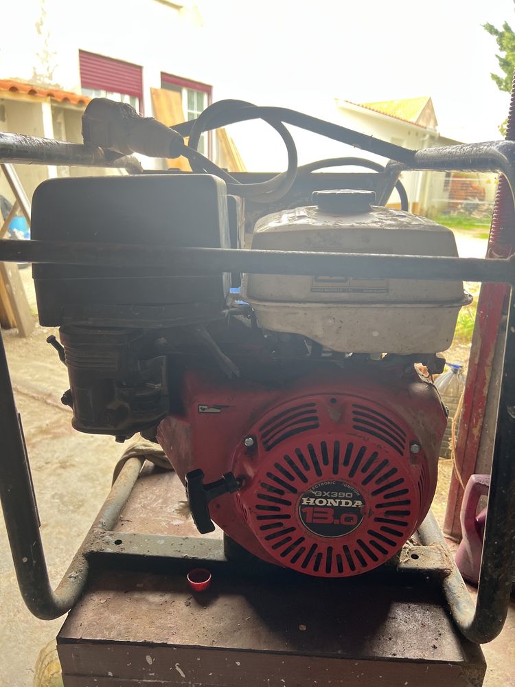 Gerador honda  vendo porque nao dou uso