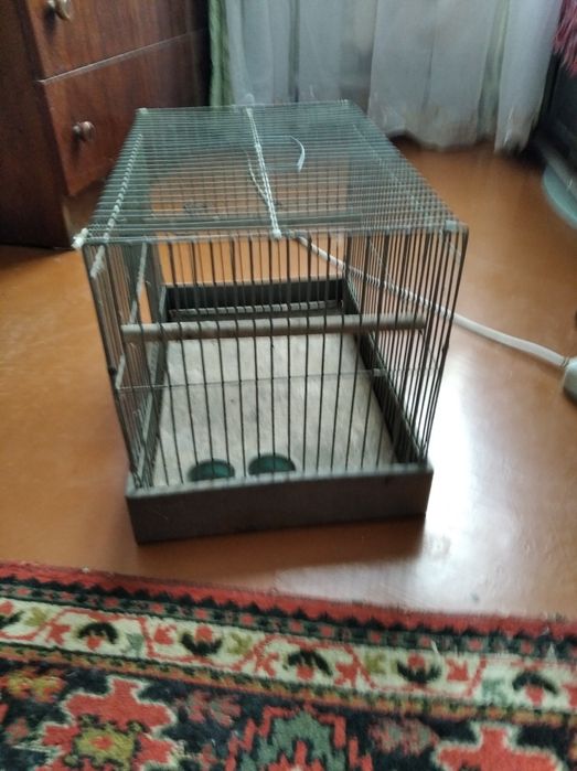 Продам клетку для попугаев или хомяков