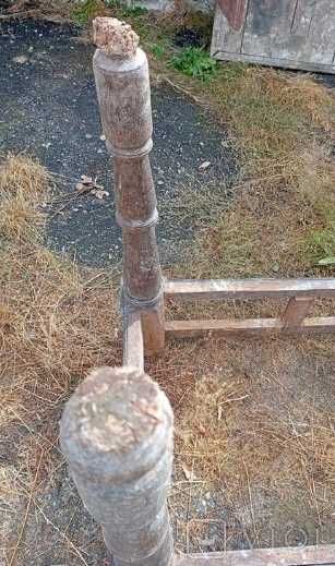 Стол старинный тяжёлый