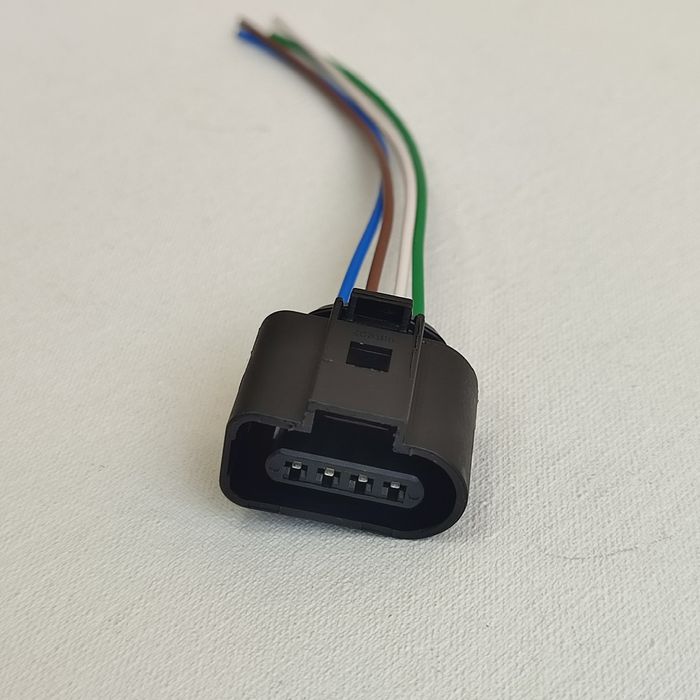 Замок кришки багажника Golf 5,6 Passat B6 B7 Tiguan Touran Polo