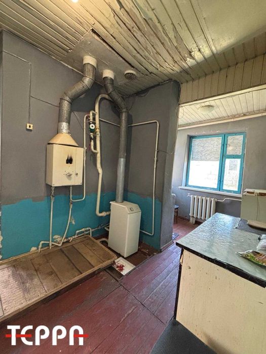Продаж будинку, 4 окремі кімнати, Тепличне