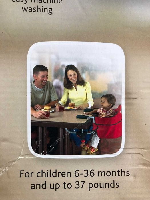 Krzesełko montowane do stołu Chicco.