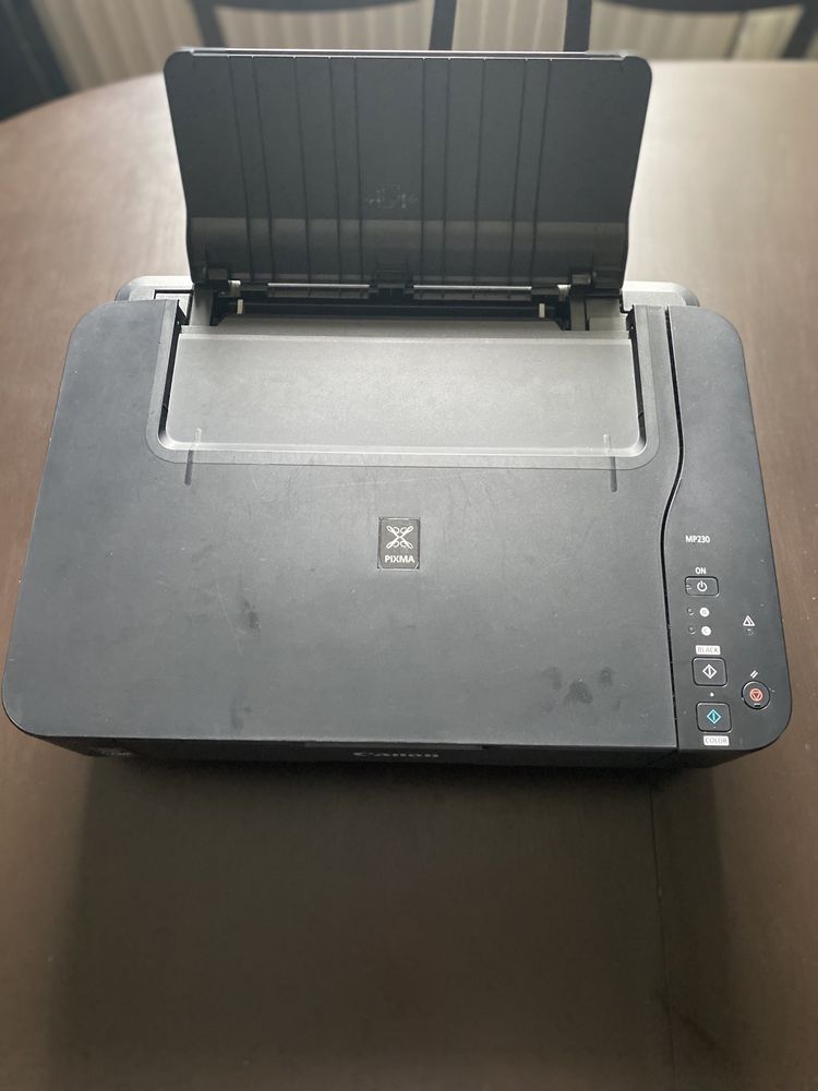 Принтер. Принтер Canon. Цветной принтер