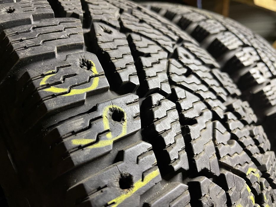 Шини зима як нові 235/65R16c NOKIAN Hakkapeliitta C3 2шт 121 нагрузка