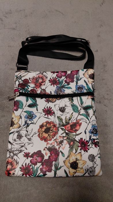 Torebka listonoszka 20x25 cm