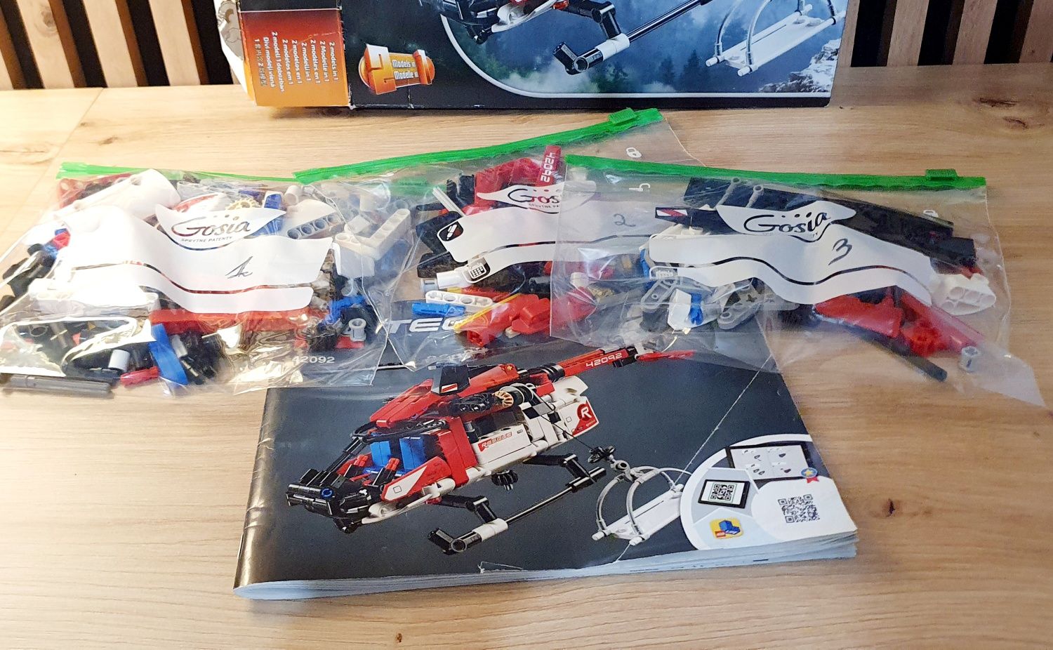 lego technic 42092 samolot helikopter ratunkowy