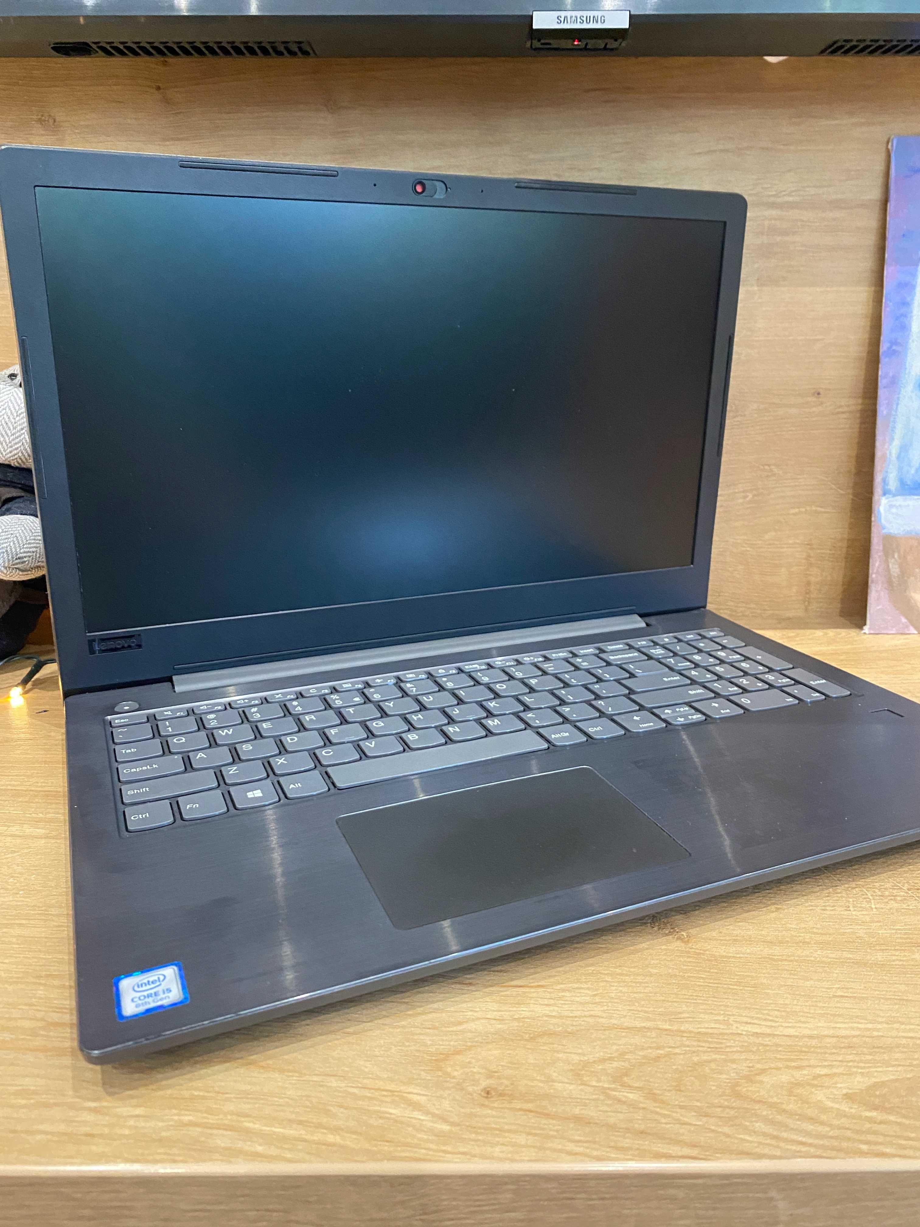 Laptop Lenovo - V330 i5 8th gen 15.6" Win11 Pro