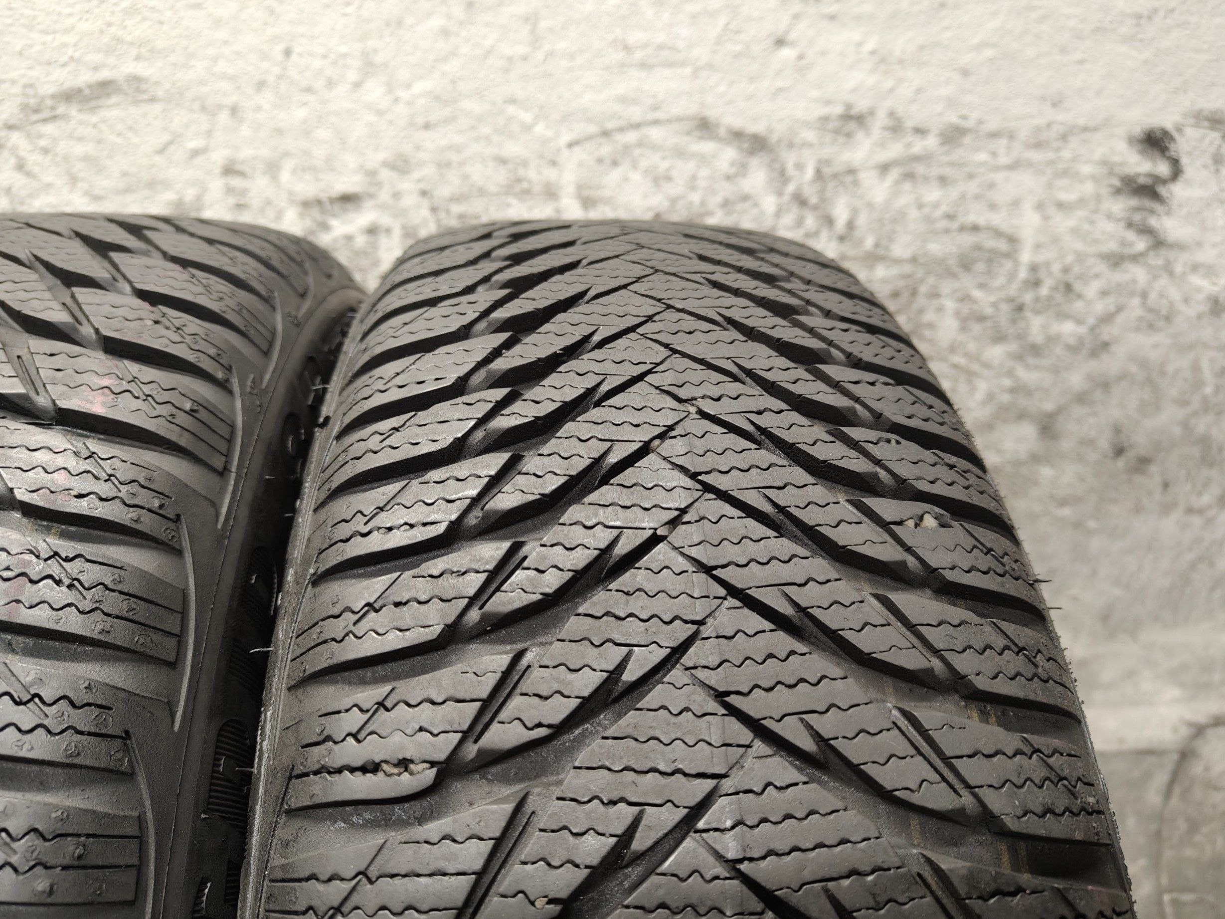 4X 195/55R16 87H Goodyear Ultragrip 8 *Bmw 8mm Opony Zimowe