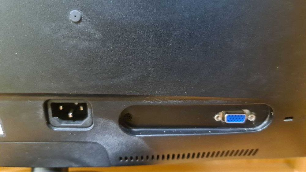 Продам монитор 18.5" Asus VS197DE