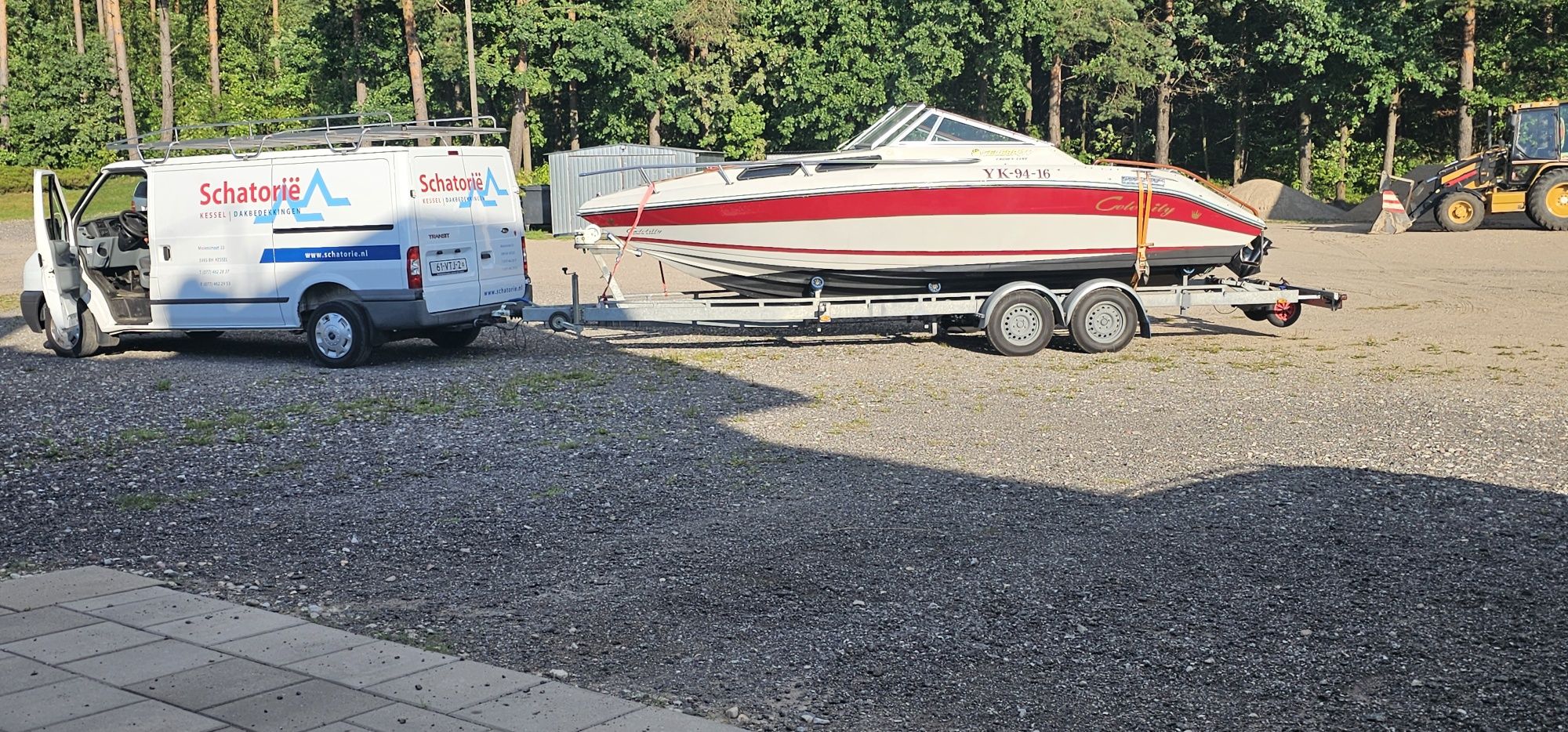 Łódź Motorowa, Yacht Celebrity Crown Line . 260KM, 9-osób+ przyczepa.