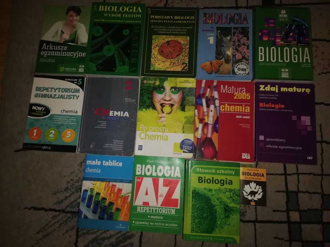 Całość 40 zł Książki biologia i chemia