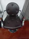 Vendo cadeira de salão,  reclinavel, nova