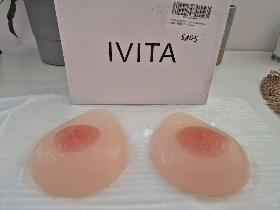 Protezy piersi samoprzylepne