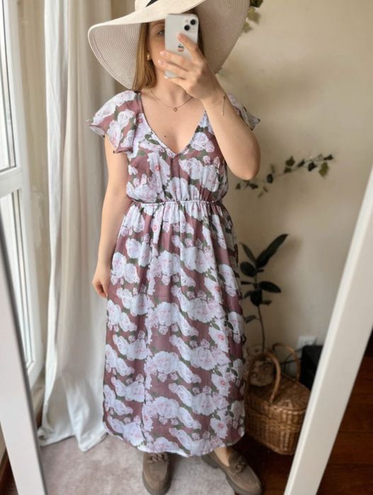 Długa maxi sukienka w kwiaty odkryte plecy z falbanami do kostek na-kd