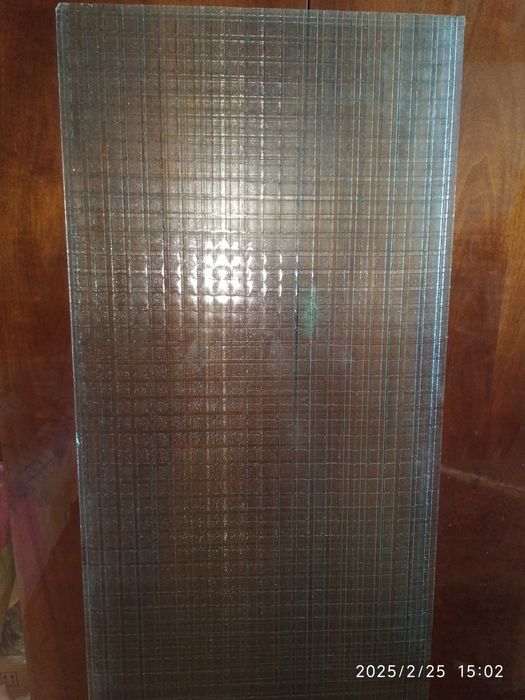 Скло рифлене з дротовим вплетенням