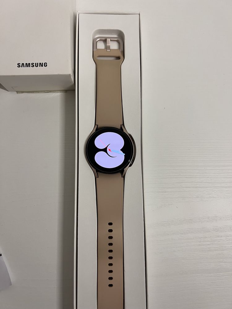 Годинник Samsung Galaxy Watch 4, стан нових