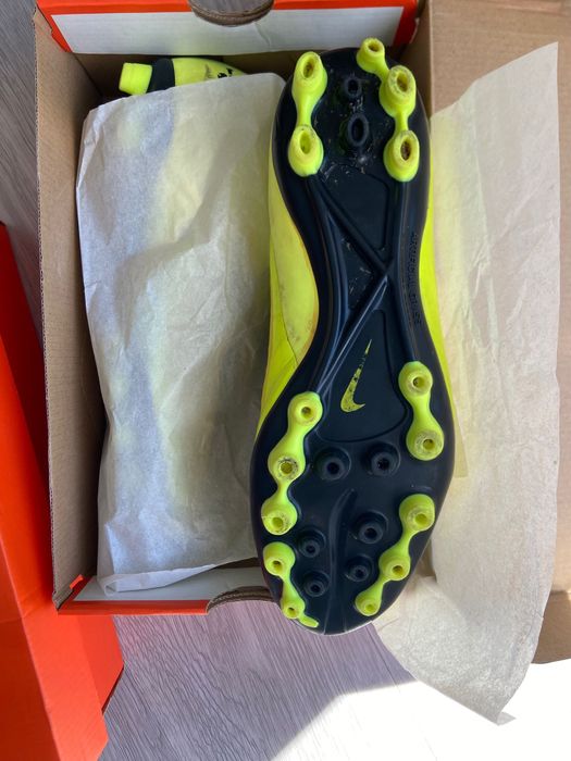Chuteira Nike hyper venom