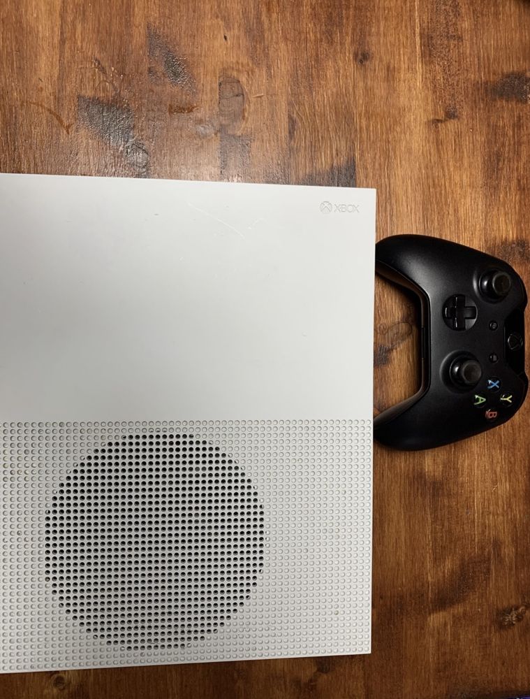 XBOX ONE S 500gb