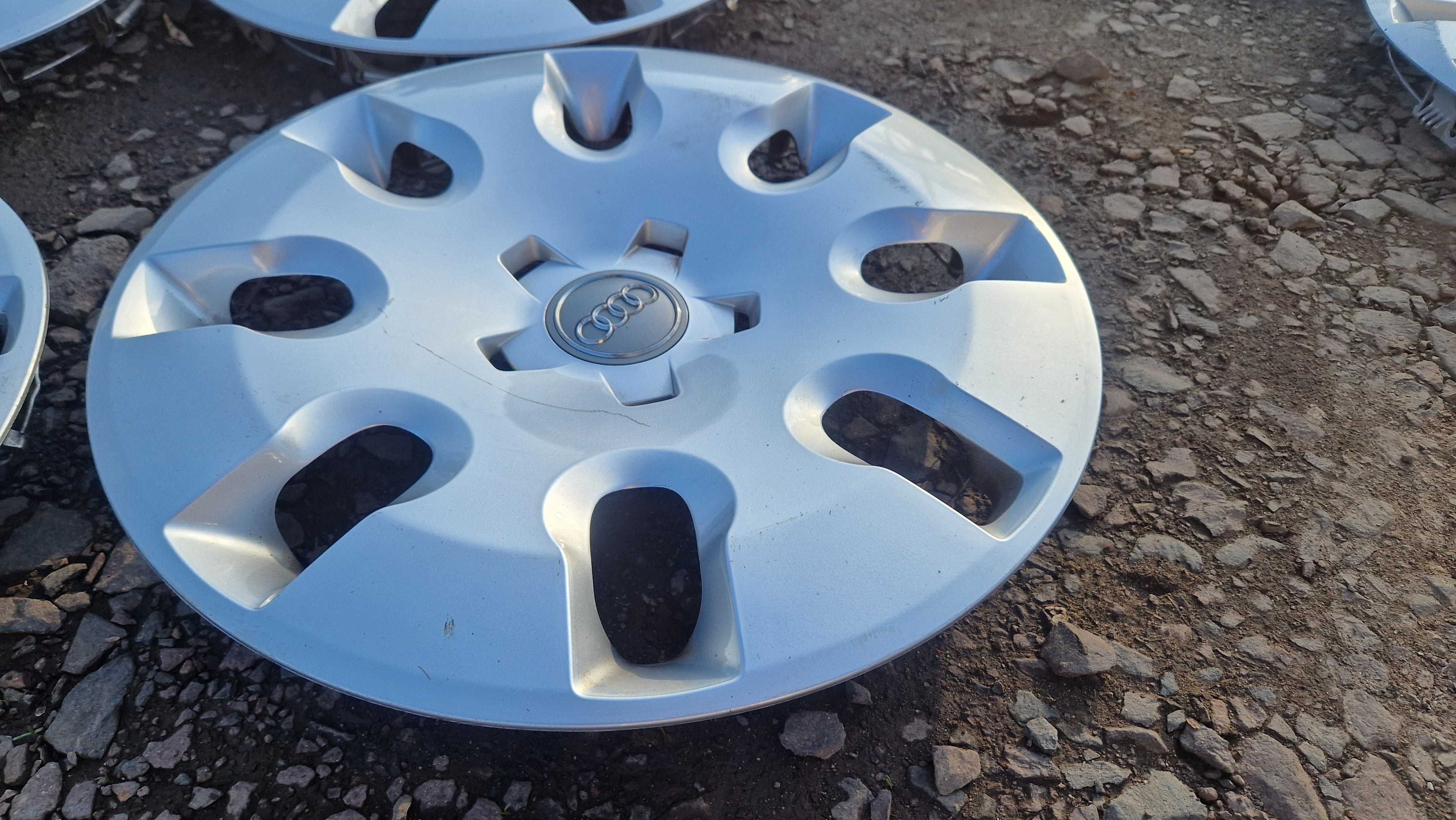 Kołpaki oryginalne 15" Audi 8X0601.147 Kpl.