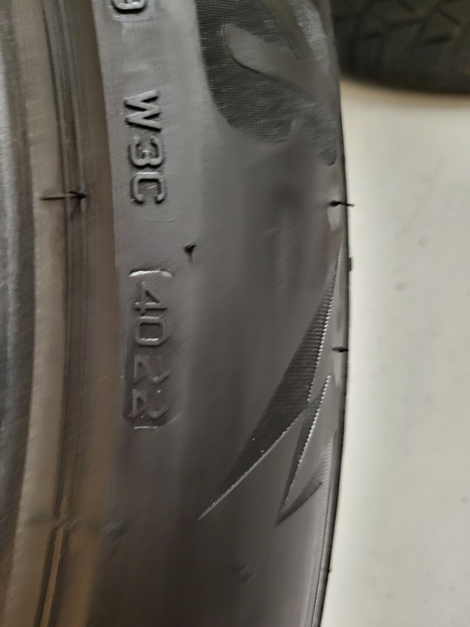 Bridgestone Blizzak lm005 235/55/20 105V 2022 rok