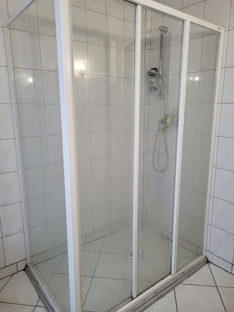 Kabina prysznicowa narożna 130 x 90