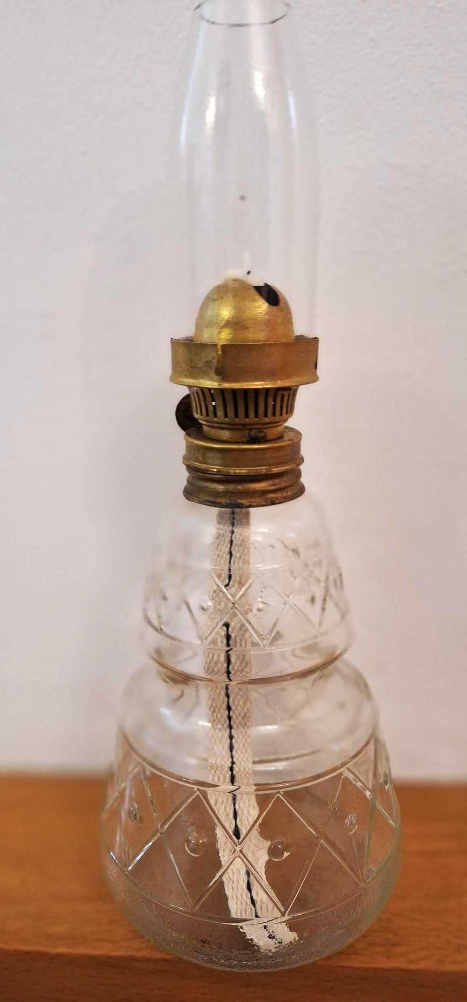 Candeeiro a petróleo em vidro transparente lapidado