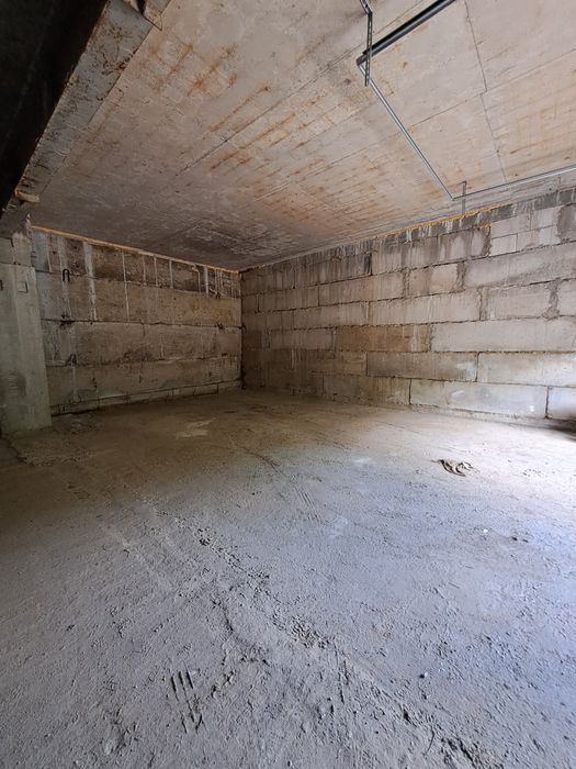 Продам приміщення від 260 м2  поруч з метро "Берестейська"