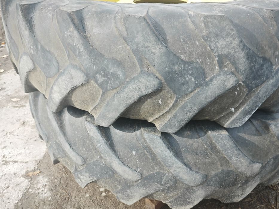 Felgi z oponami wąskie koła 12.4R28. 12.4R46 John Deere