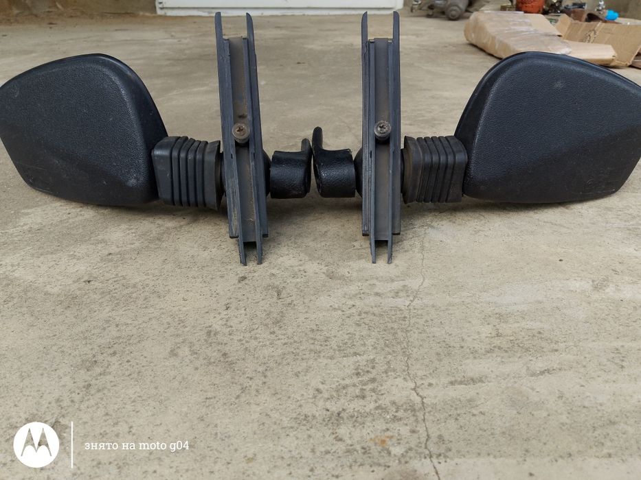 Продам зеркала на ВАЗ 2105-07 в хорошому стані і фари з Ваз 07