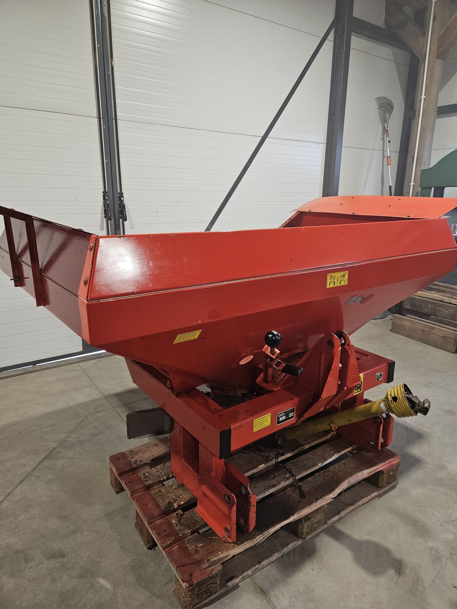Rozsiewacz nawozu Rauch Kuhn 1100