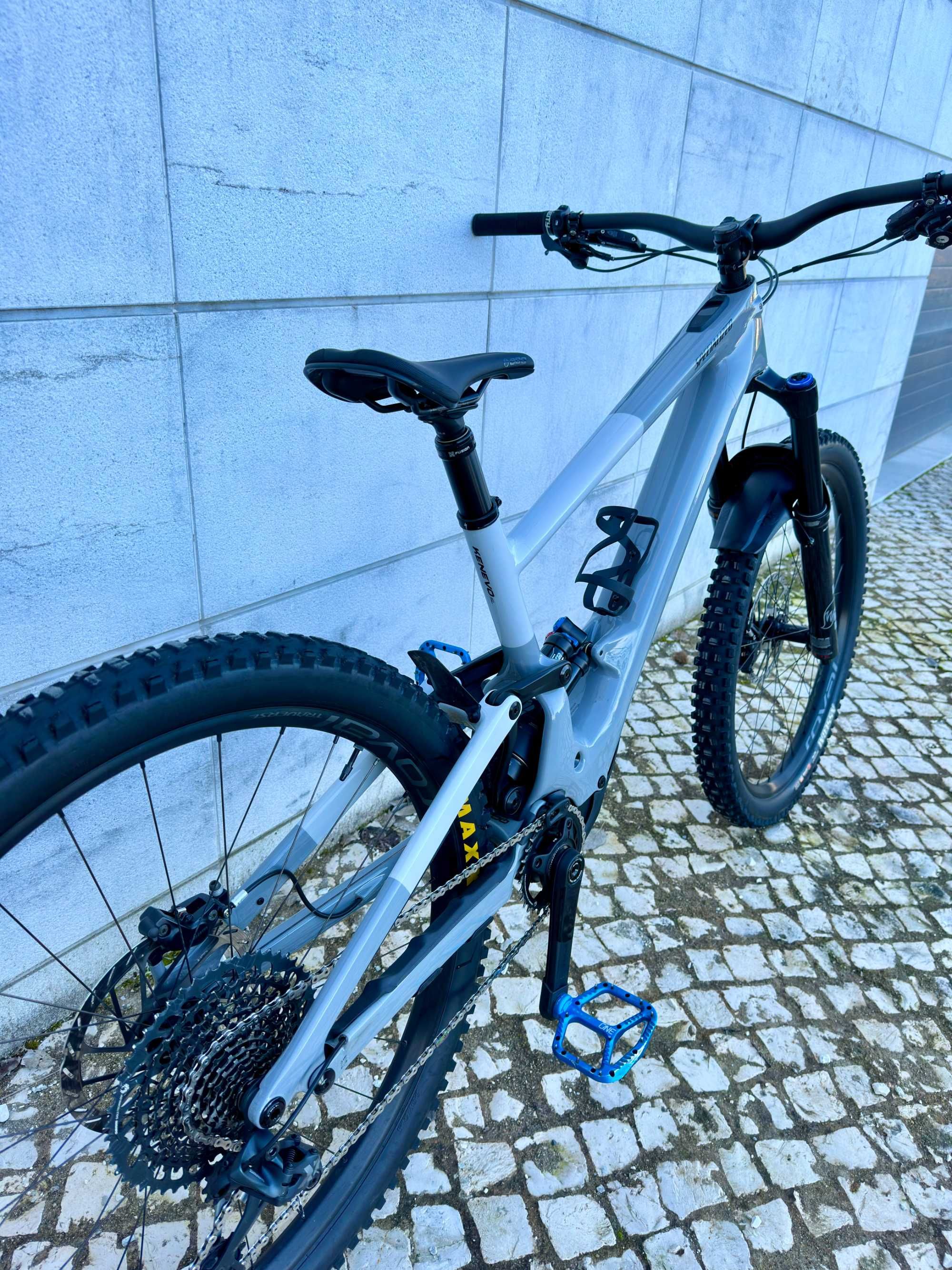 Specialized Kenevo SL Expert tamanho S4