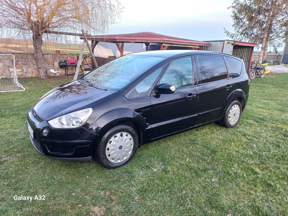 Ford s max siedmio osobowy