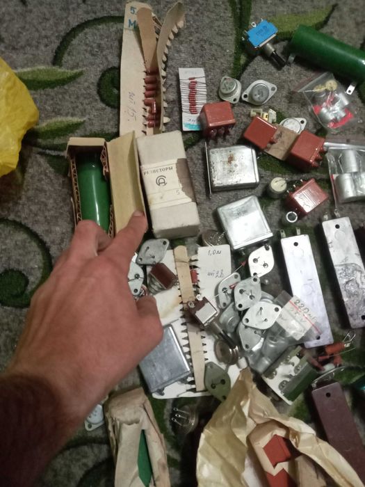 Советские радиодетали конденсаторы резисторы СССР
