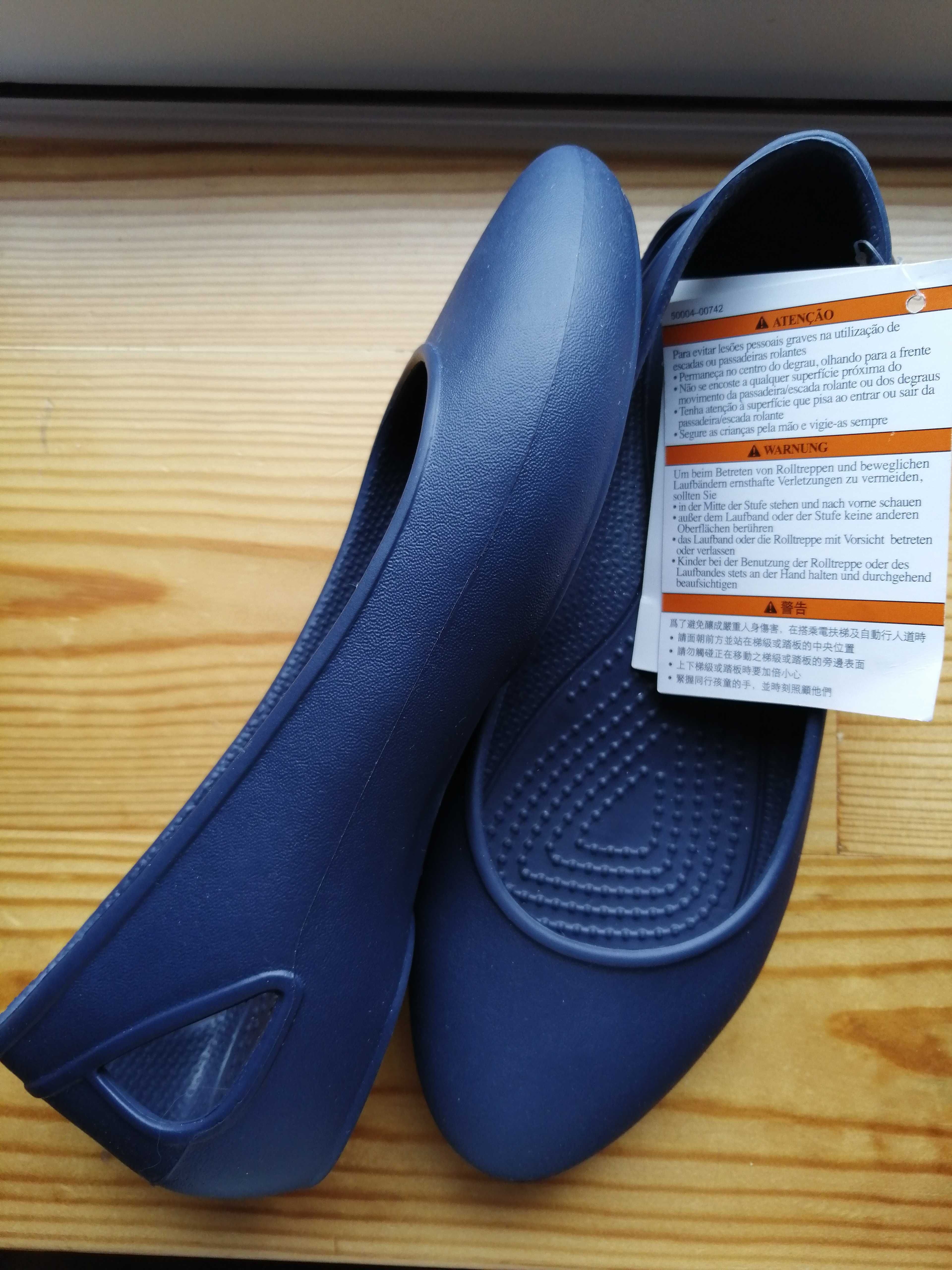 Балетки Crocs Laura Flat. Розмір 5W (крокс)