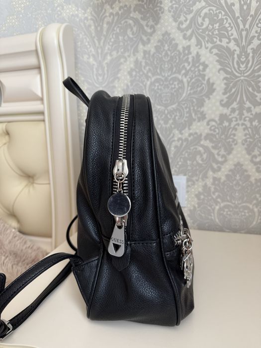 Портфель рюкзак Guess