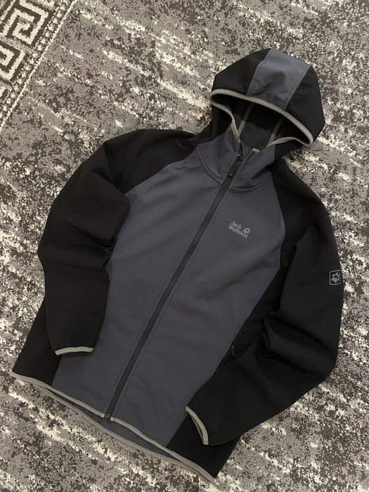 Куртка ветровка на флісі Jack wolfskin М-Л розмір сірого чорного