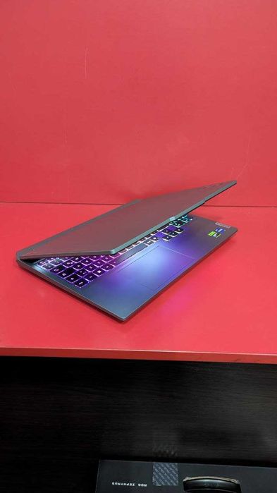 Абсолютно новий Lenovo LOQ 15IRX10 на Nvidia GeForce 5070
